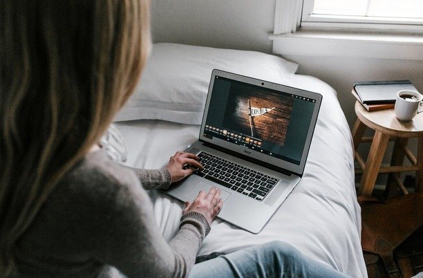 Boost Your Confidence and Rock It Online