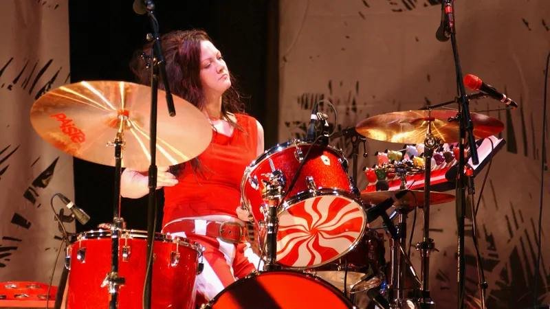 Half of a 1990s-2000s Rock Duo with Six Grammys: Meg White