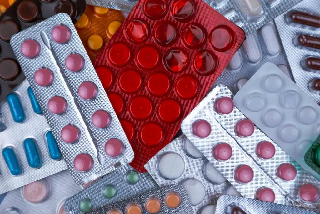 Top Benefits of Reading Reviews When Buying Drugs Online