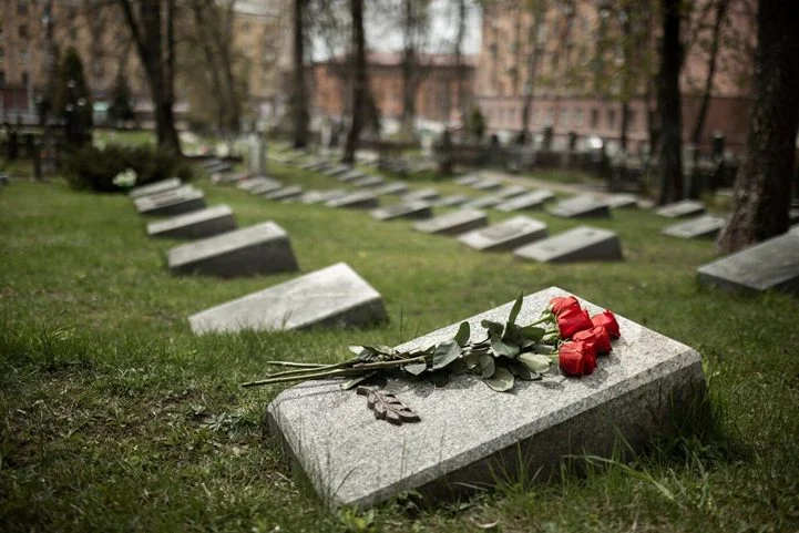 Evolving Funeral Services: The Impact of Globalization and Technology in Asia